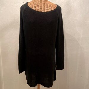 Black Long Sweater With Cute Back 🖤